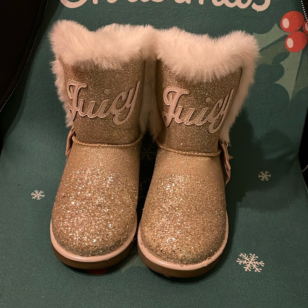 Girls Juicy boots. Gold. Size 2. Great shape. Worn twice.